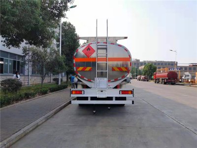 東風天龍30方鋁合金前四後八運油車