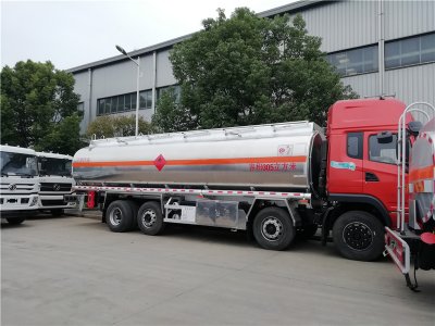 東風特商前四後六30.5方鋁合金運油車