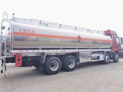 解放前四後八30方油罐車