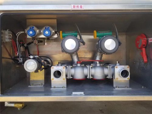 重汽汕德卡前四後八30.5方鋁合金運油車20噸不超載